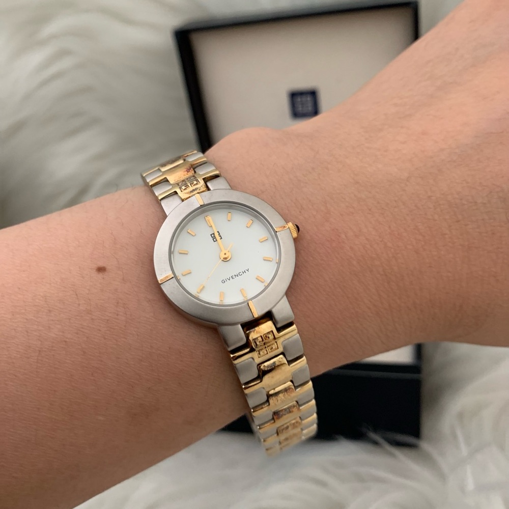 Givenchy Watch - Picture 9 of 10